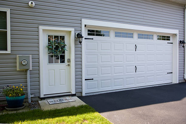 24/7 Emergency Garage Door Panel Replacement experts in Union County County, IN